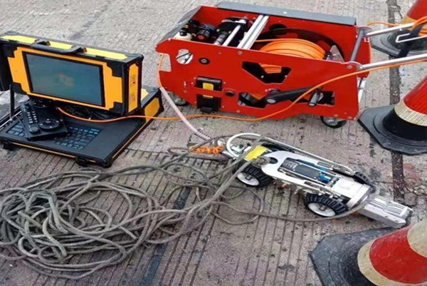 建始CCTV管道检测机器人